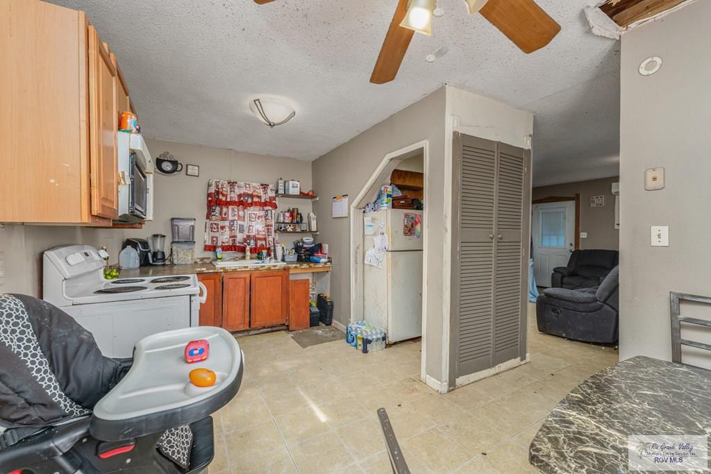 5624 King Dr, BROWNSVILLE, Texas image 12
