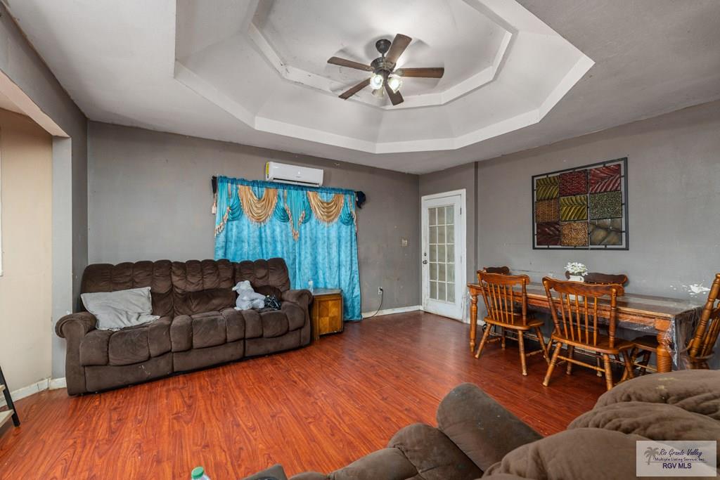 5624 King Dr, BROWNSVILLE, Texas image 3