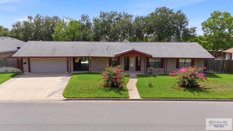 Homes For Sale - 320 S Magnolia Ave<br/> LA FERIA, TX 78559