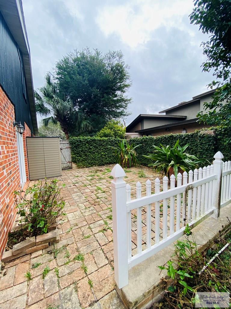25 Fireside Dr, BROWNSVILLE, Texas image 2