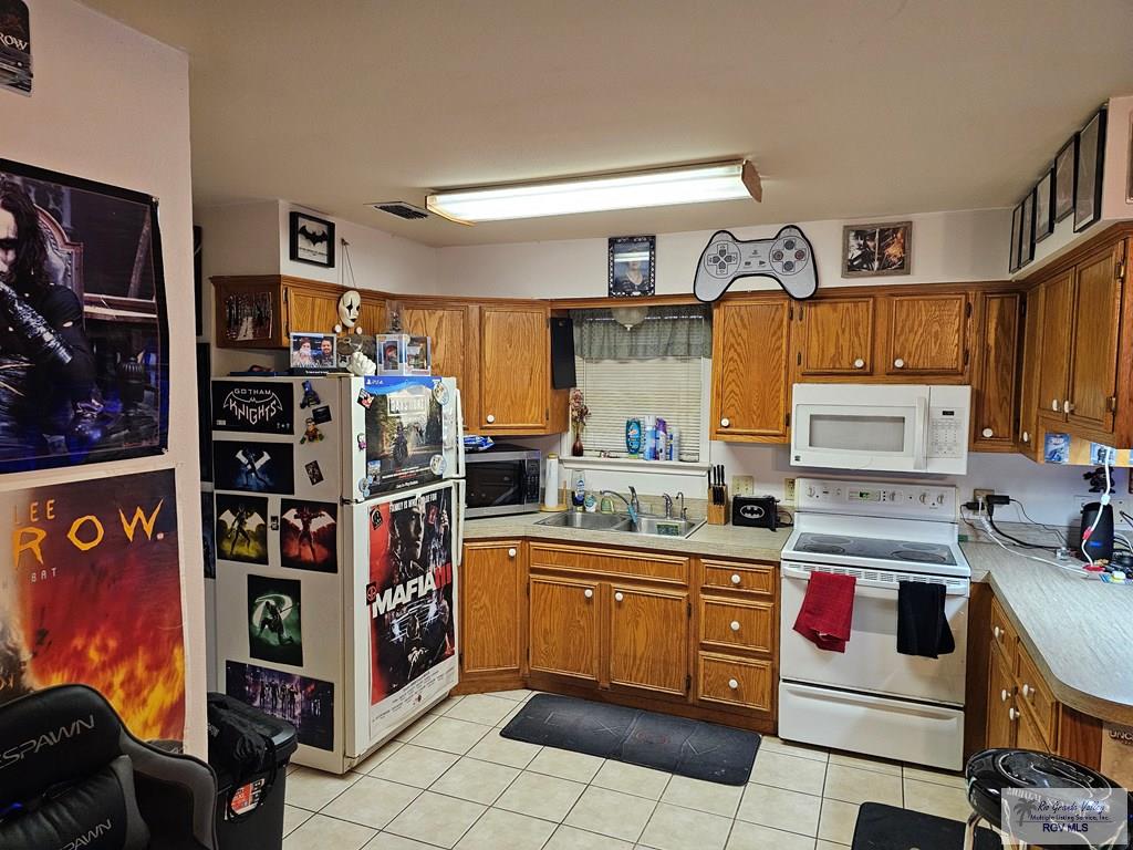 135 Poinciana Dr, BROWNSVILLE, Texas image 3