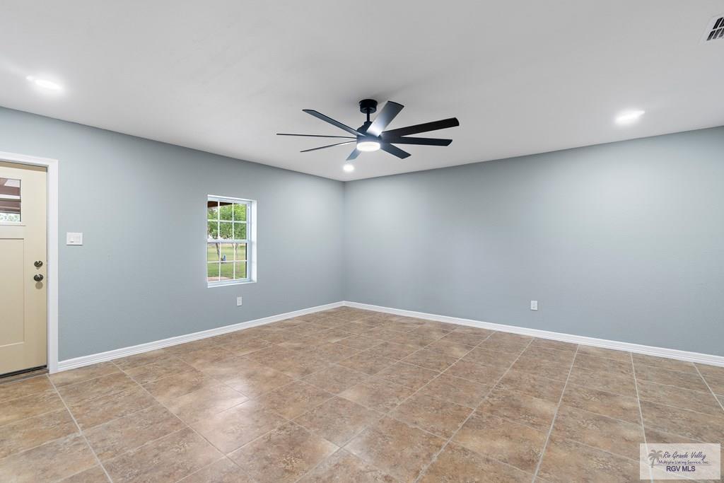 27859 Mile 3, LA FERIA, Texas image 13