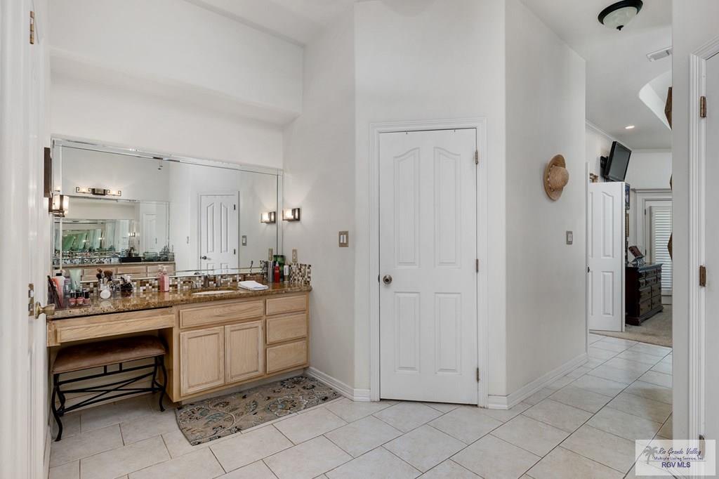 5512 Autumn Mist Ln, BROWNSVILLE, Texas image 14