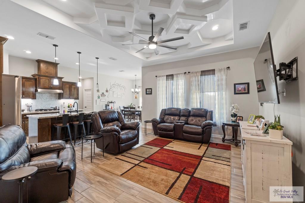 710 Knotty Pine Ln, HARLINGEN, Texas image 3