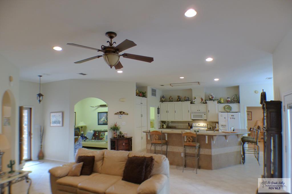 3319 Country Club Dr, EDINBURG, Texas image 4