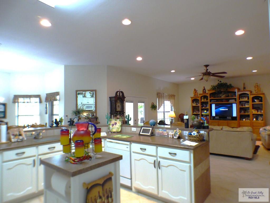 3319 Country Club Dr, EDINBURG, Texas image 9