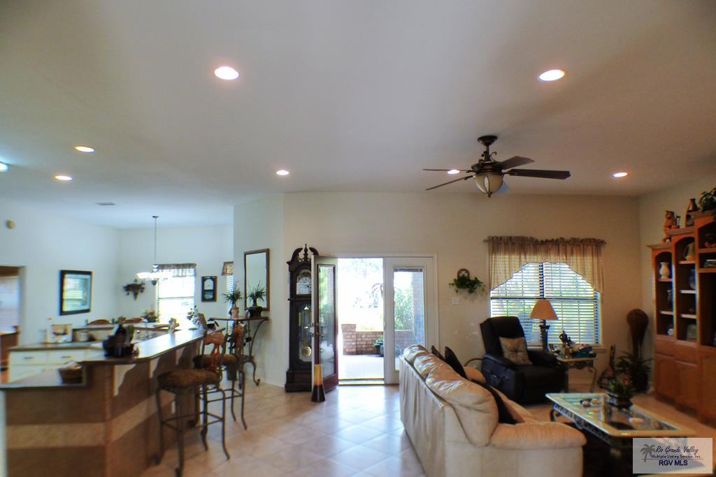3319 Country Club Dr, EDINBURG, Texas image 3