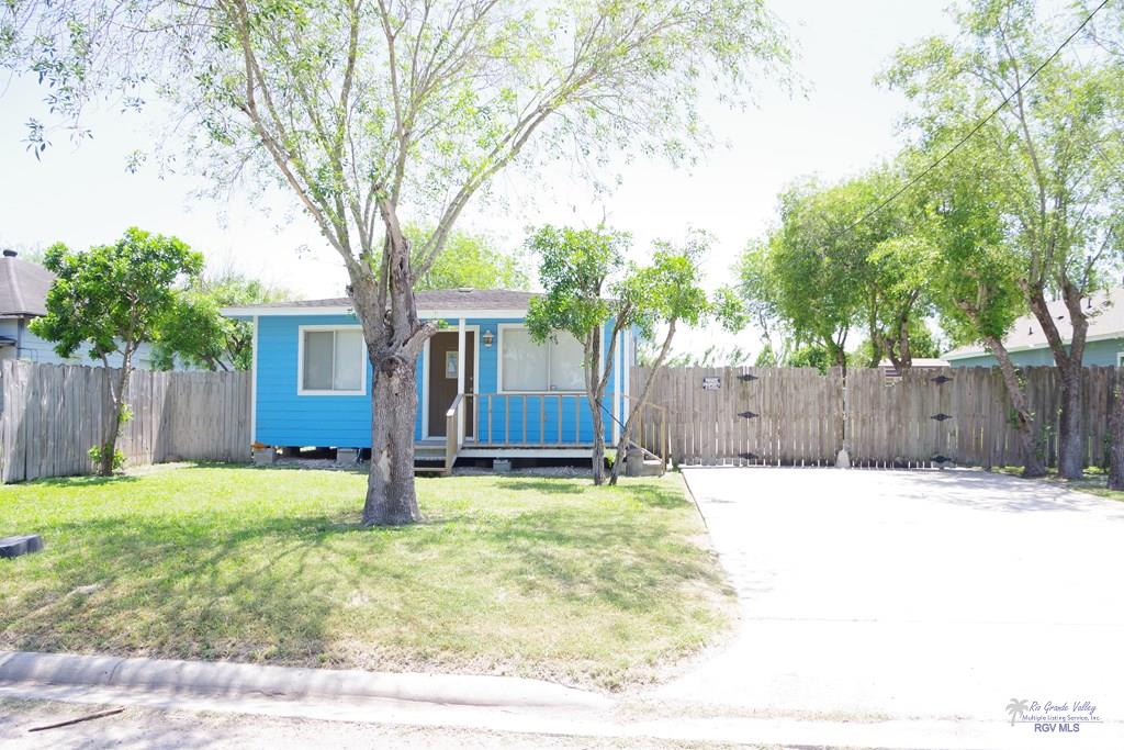 110 James St, MERCEDES, Texas image 2