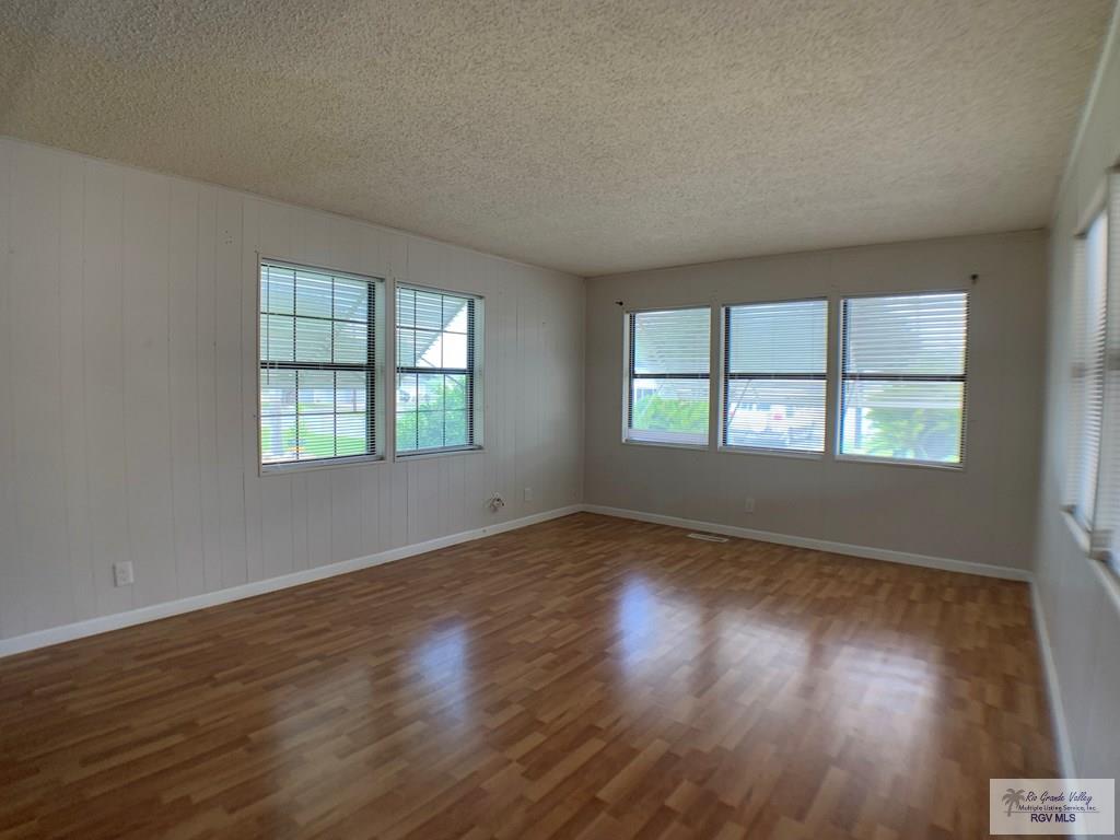 916 N Palmera Dr, LA FERIA, Texas image 3