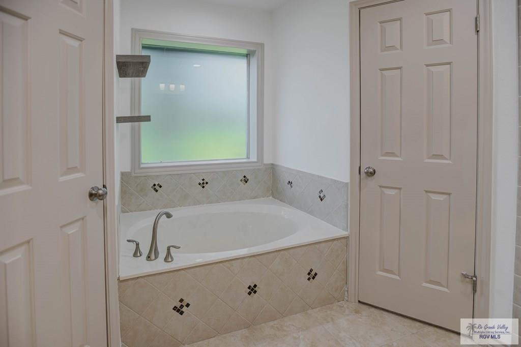 203 Parkview Cir, HARLINGEN, Texas image 20