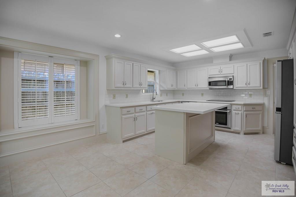 203 Parkview Cir, HARLINGEN, Texas image 9
