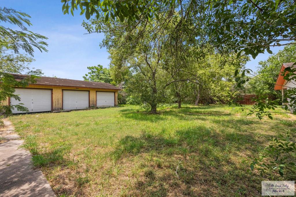 734 Billy Mitchell Blvd, BROWNSVILLE, Texas image 3