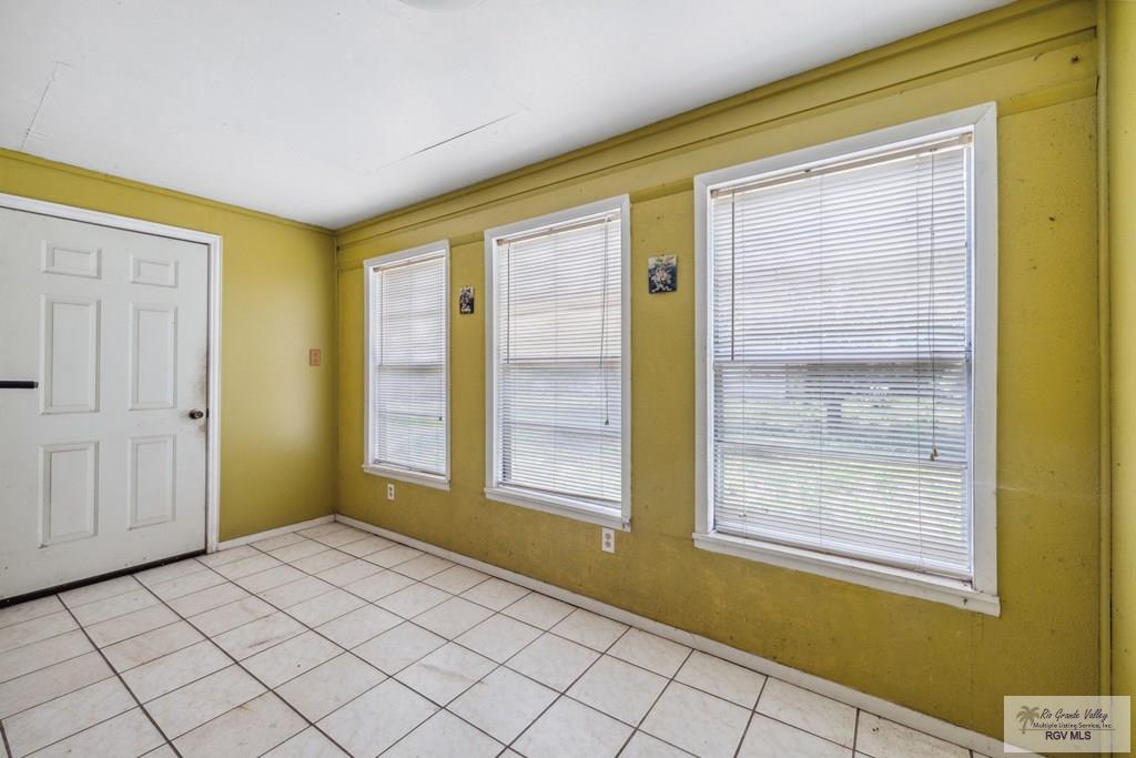 734 Billy Mitchell Blvd, BROWNSVILLE, Texas image 14