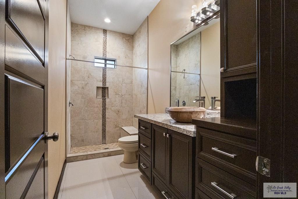 2540 Los Portales Dr, BROWNSVILLE, Texas image 22