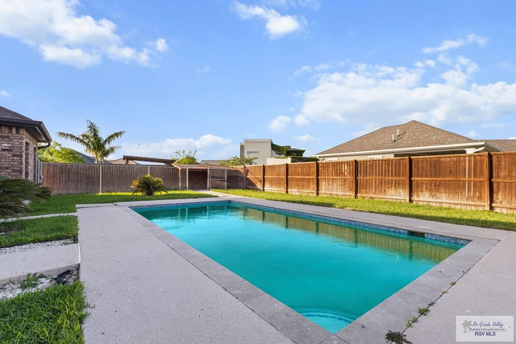2540 Los Portales Dr, BROWNSVILLE, Texas image 25
