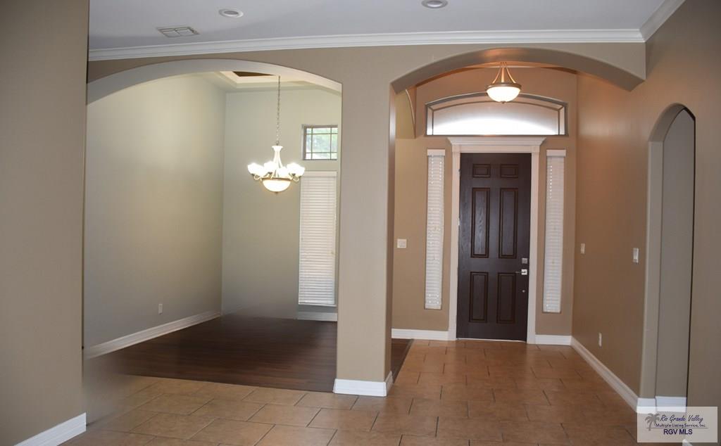 1714 Christian Cir, HARLINGEN, Texas image 2
