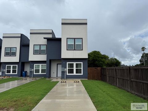Townhouse For Sale - 4904 Alexa Rd<br/> Cameron County, BROWNSVILLE, TX 78521
