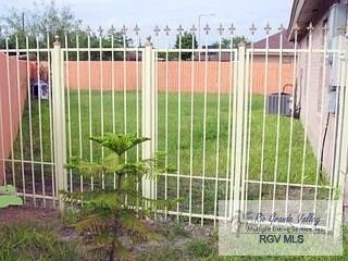 14 Bahia Cir, BROWNSVILLE, Texas image 4