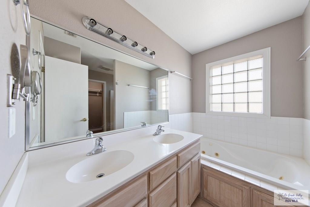 1031 Pasto Dr, LOS FRESNOS, Texas image 19