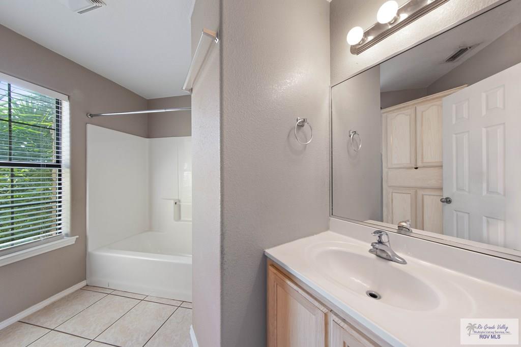 1031 Pasto Dr, LOS FRESNOS, Texas image 14