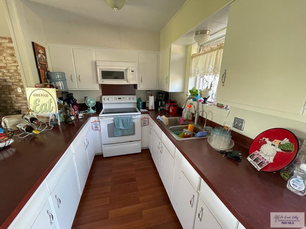 52 Los Mesquites St #52, BROWNSVILLE, Texas image 4