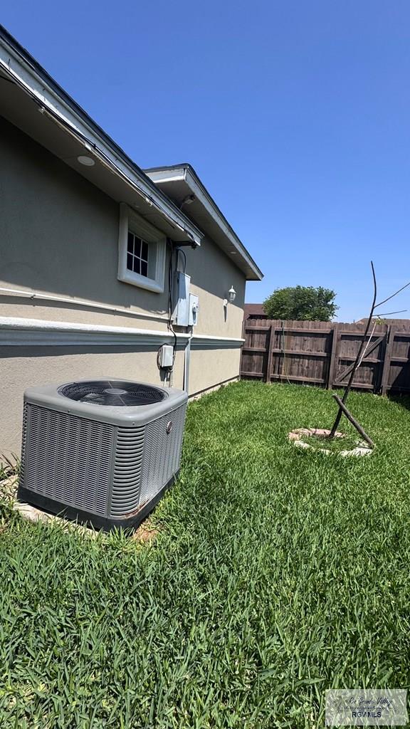 361 Cedar Elm Crossing, BROWNSVILLE, Texas image 5
