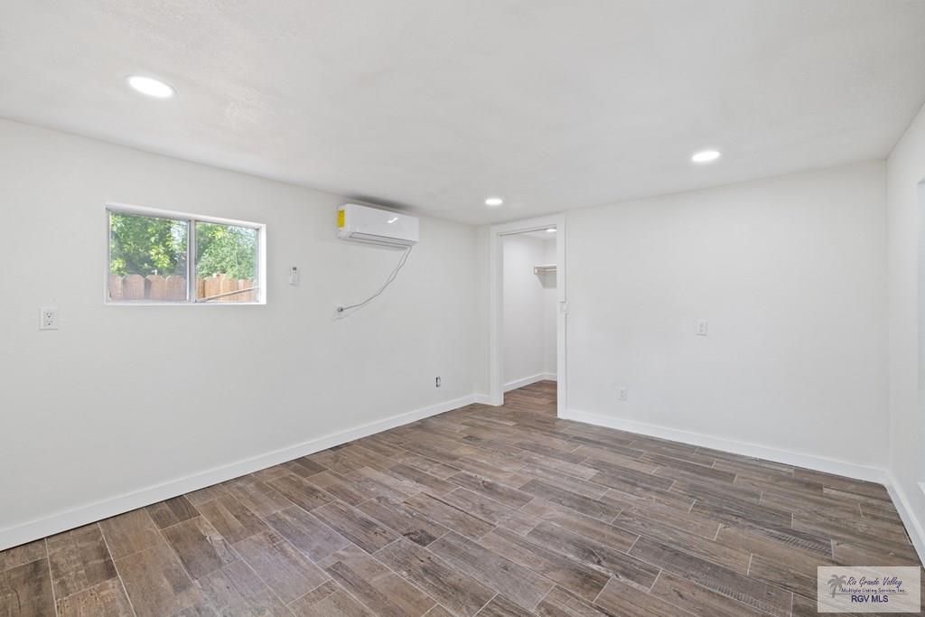518 N J St, HARLINGEN, Texas image 24