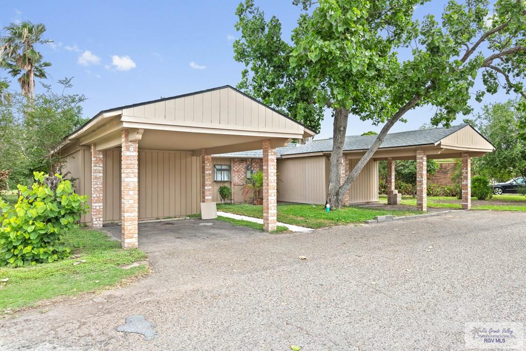 441 Champion Dr, BROWNSVILLE, Texas image 2