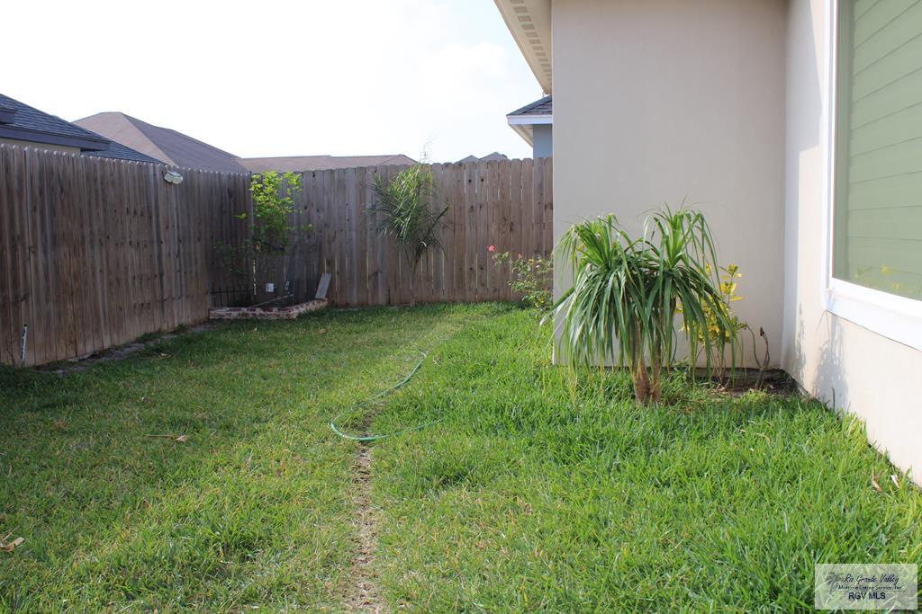 3512 Westcreek Dr, BROWNSVILLE, Texas image 32