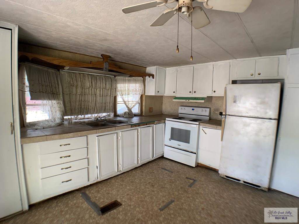 1110 Harrison Ave, ALAMO, Texas image 2