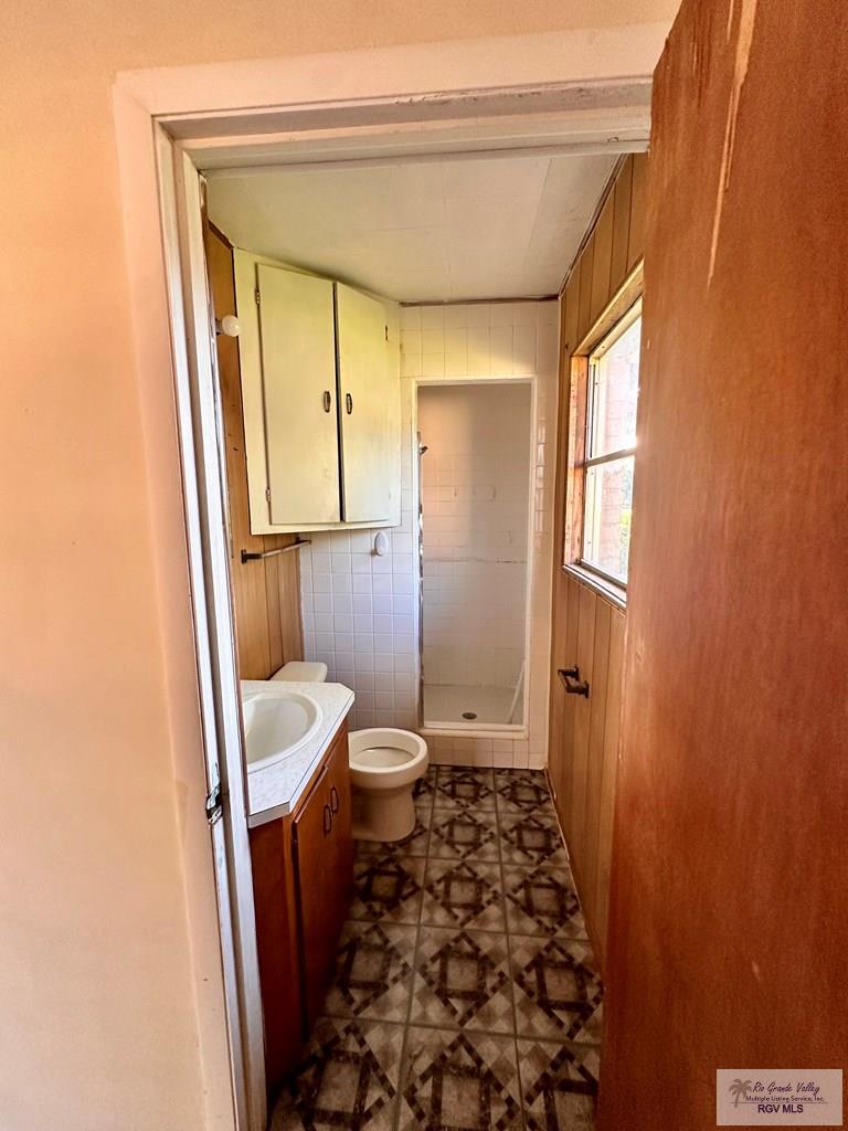 697 W White Ave, RAYMONDVILLE, Texas image 2