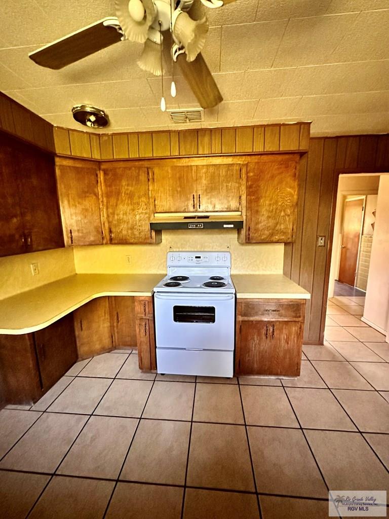 697 W White Ave, RAYMONDVILLE, Texas image 4
