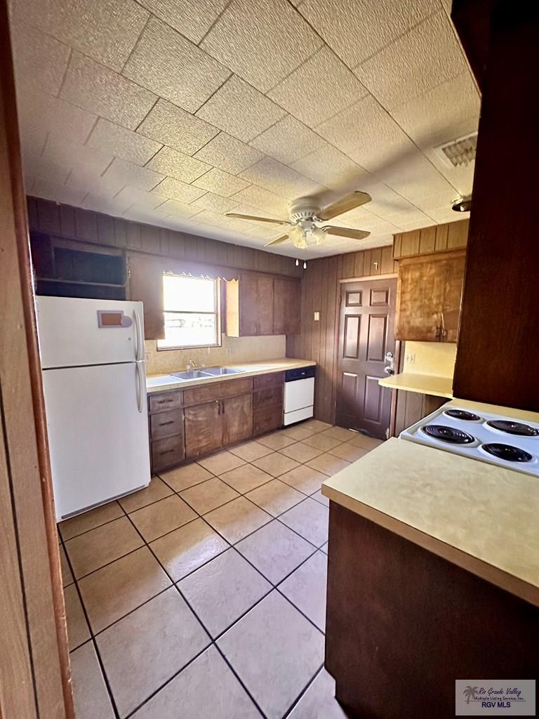 697 W White Ave, RAYMONDVILLE, Texas image 3