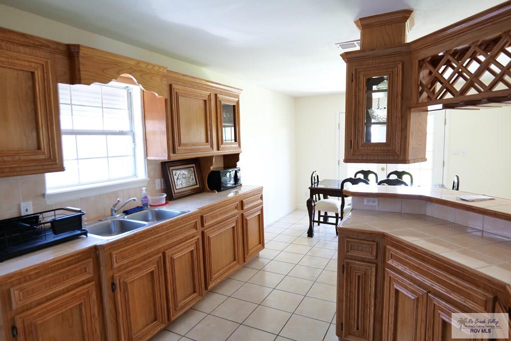 9165 Los Olmos Dr, LOS FRESNOS, Texas image 7