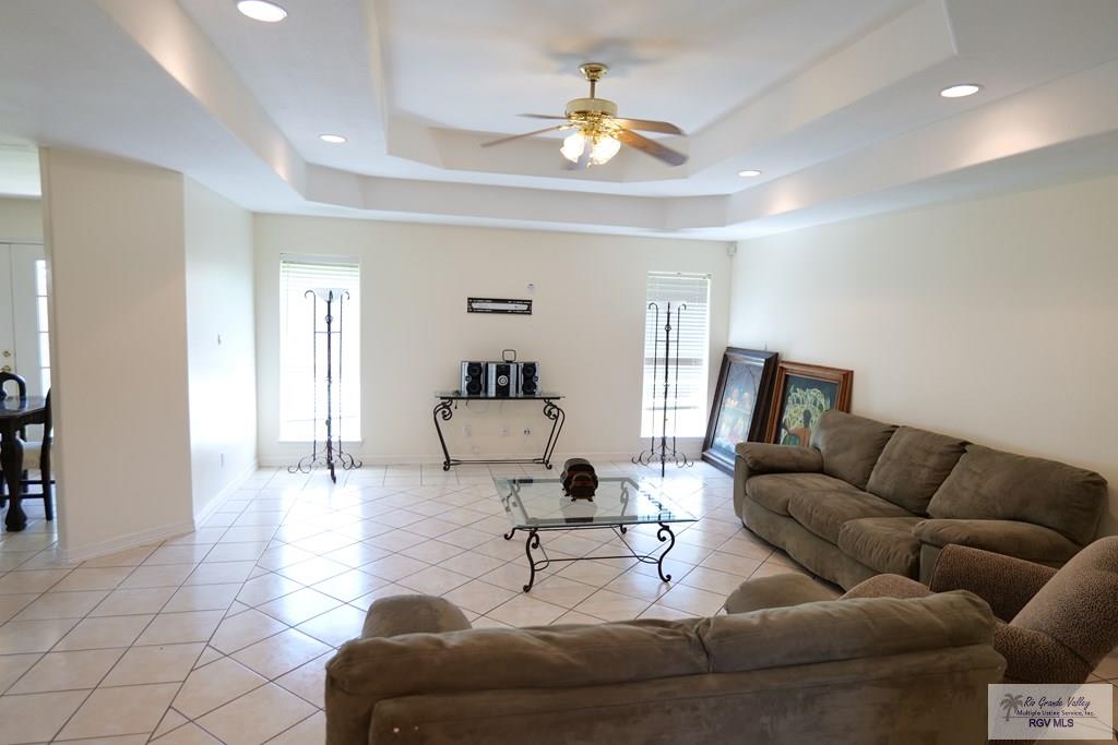 9165 Los Olmos Dr, LOS FRESNOS, Texas image 11