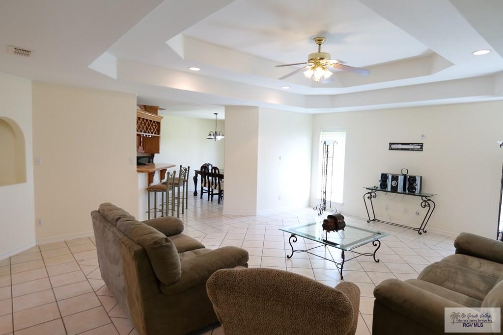 9165 Los Olmos Dr, LOS FRESNOS, Texas image 4
