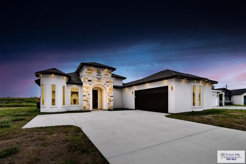 Homes For Sale - 319 Brooks Circle South Cir<br/> LA FERIA, TX 78559