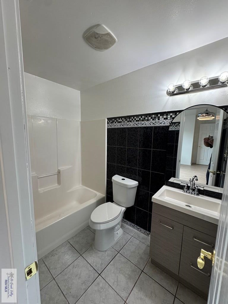 2408 Munich St, BROWNSVILLE, Texas image 8