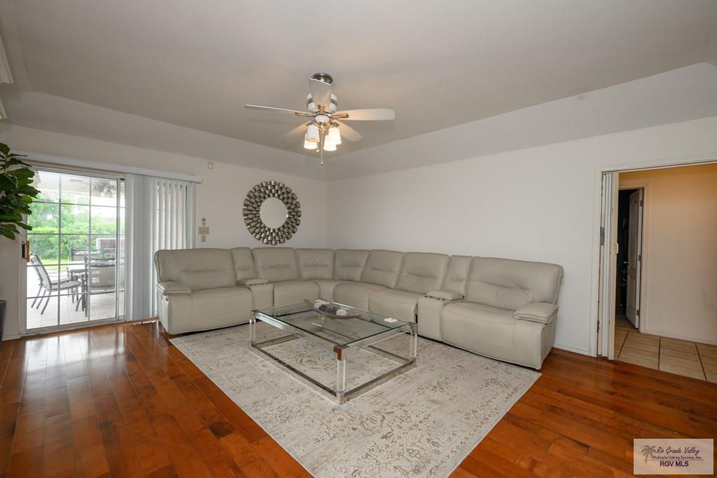 404 Santa Ana Ave, RANCHO VIEJO, Texas image 4