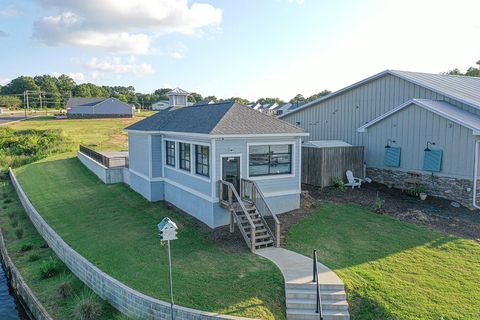 Single Family Residence in Greenwood SC 122 Cottage Lane 20.jpg