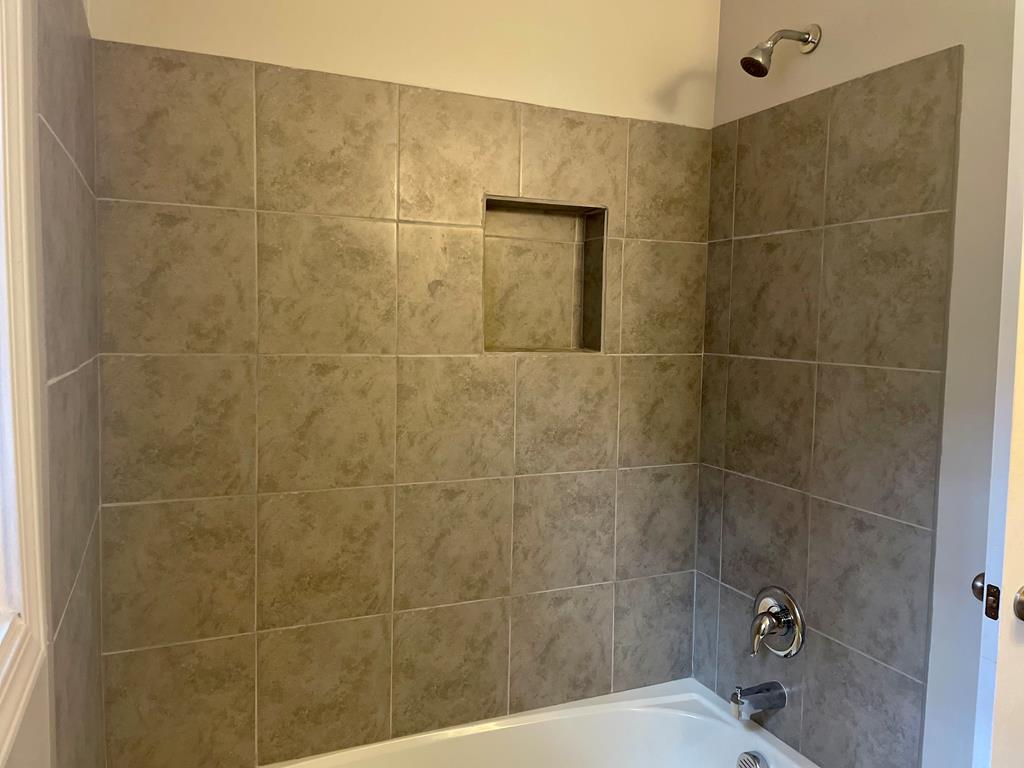 Greenwood, South Carolina 29646, United States, 3 Bedrooms Bedrooms, ,2 BathroomsBathrooms,Residential,Contingent,32490