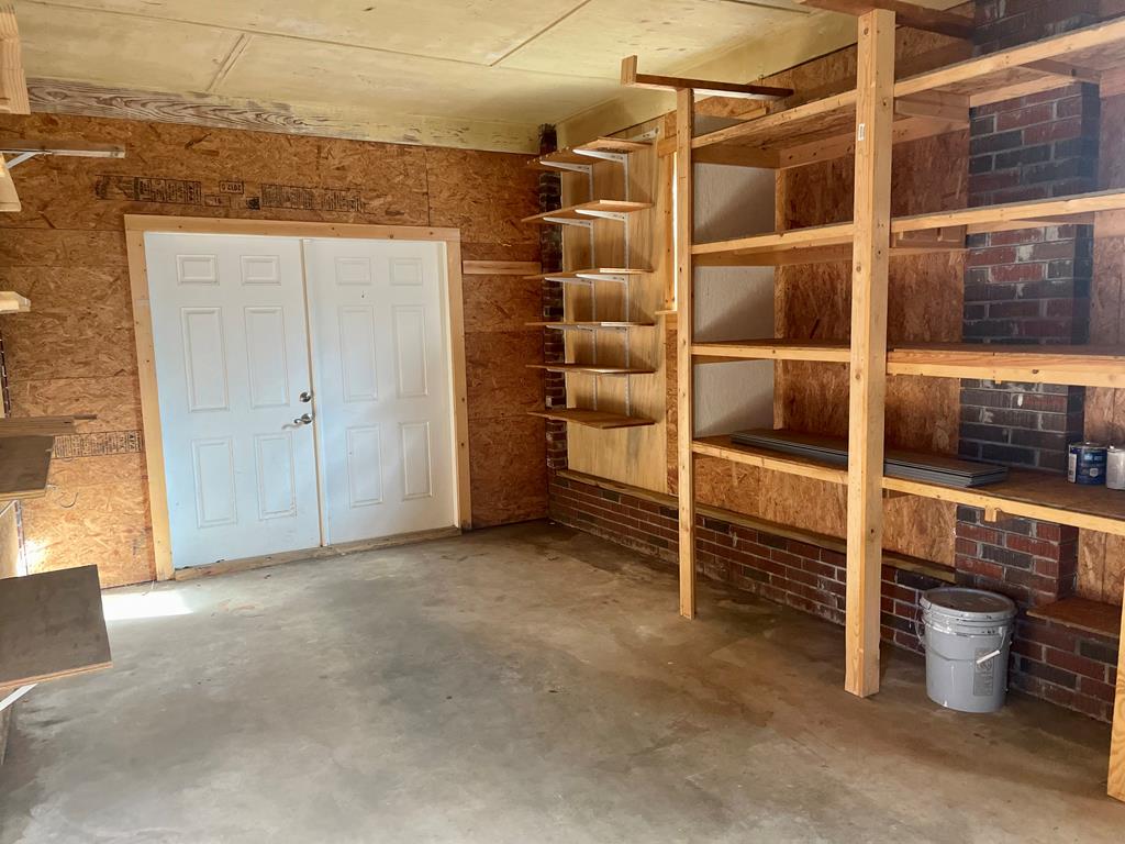 Greenwood, South Carolina 29646, United States, 3 Bedrooms Bedrooms, ,2 BathroomsBathrooms,Residential,Contingent,32490