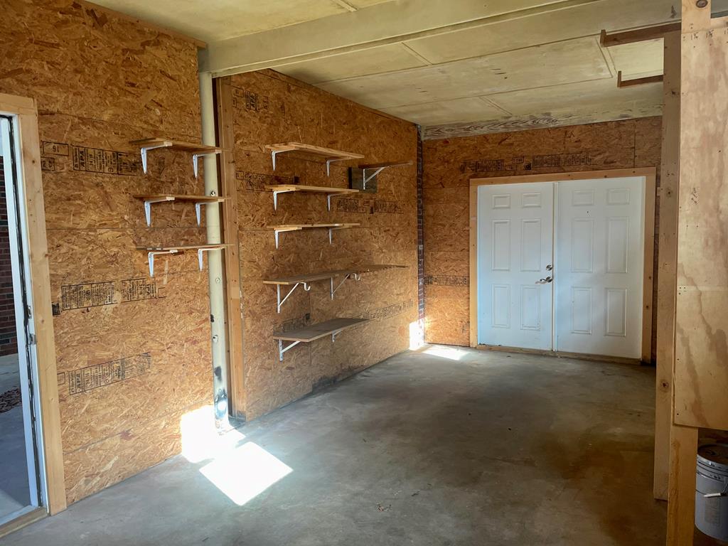 Greenwood, South Carolina 29646, United States, 3 Bedrooms Bedrooms, ,2 BathroomsBathrooms,Residential,Contingent,32490