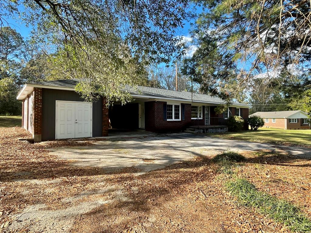Greenwood, South Carolina 29646, United States, 3 Bedrooms Bedrooms, ,2 BathroomsBathrooms,Residential,Contingent,32490