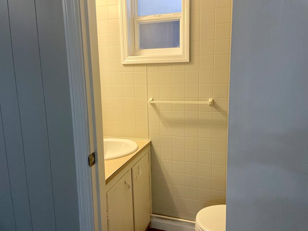 Greenwood, South Carolina 29646, United States, 3 Bedrooms Bedrooms, ,2 BathroomsBathrooms,Residential,Contingent,32490