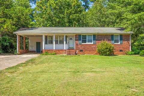 Single Family Residence in Greenwood SC 118 Effie Drive.jpg