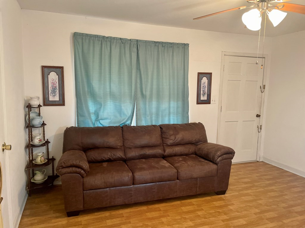 Greenwood, South Carolina 29649, United States, 3 Bedrooms Bedrooms, ,1 BathroomBathrooms,Residential,Contingent,182283