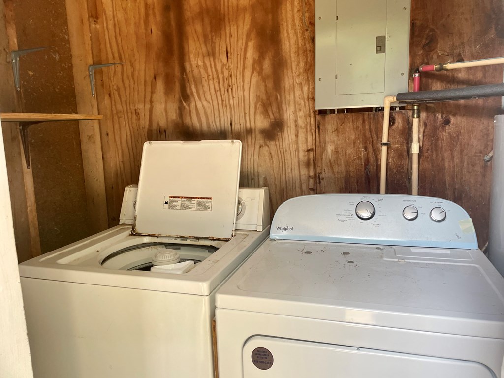 Greenwood, South Carolina 29649, United States, 3 Bedrooms Bedrooms, ,1 BathroomBathrooms,Residential,Contingent,182283