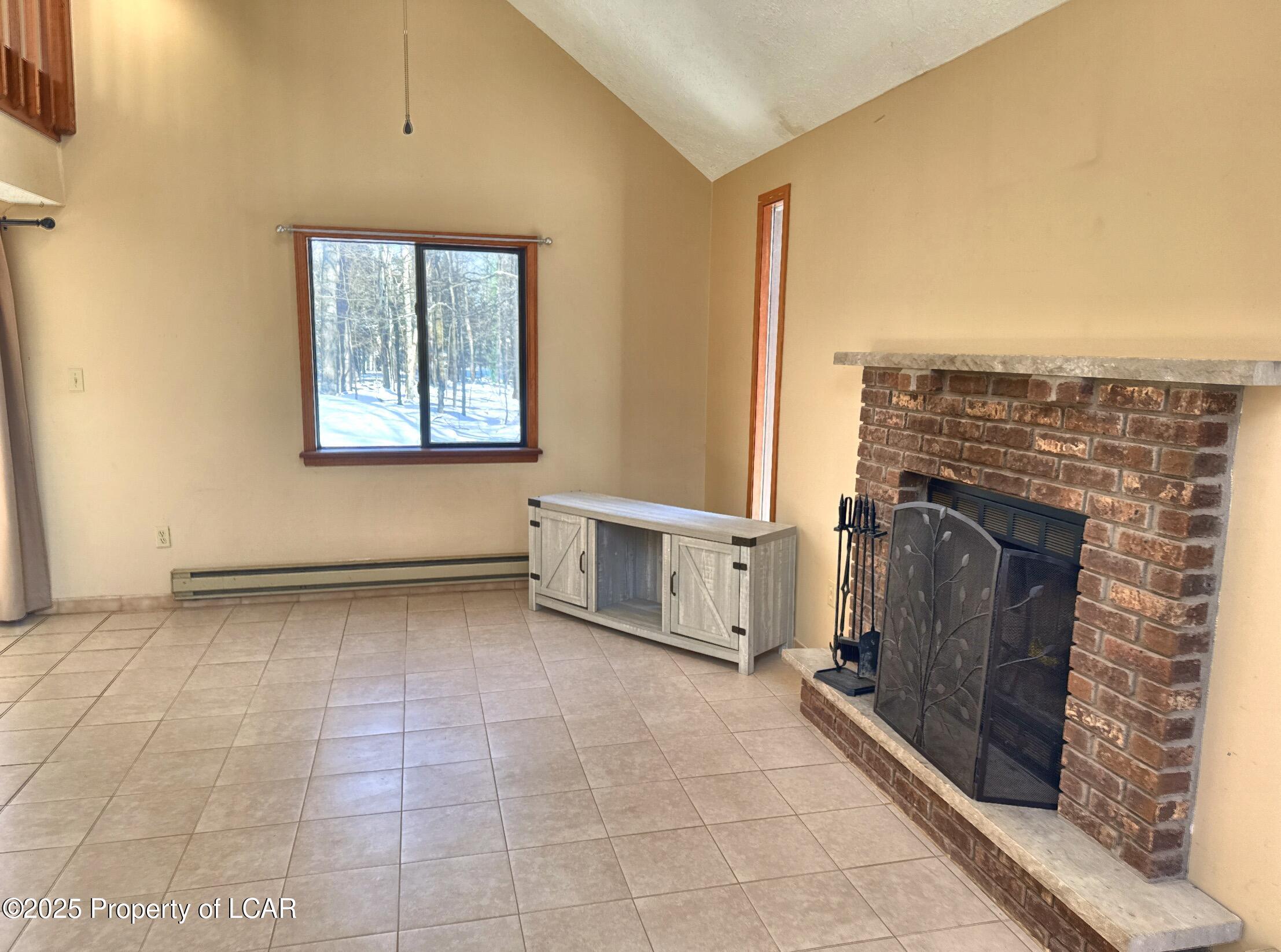 1008 W Ridge Drive, Gouldsboro, Pennsylvania image 9