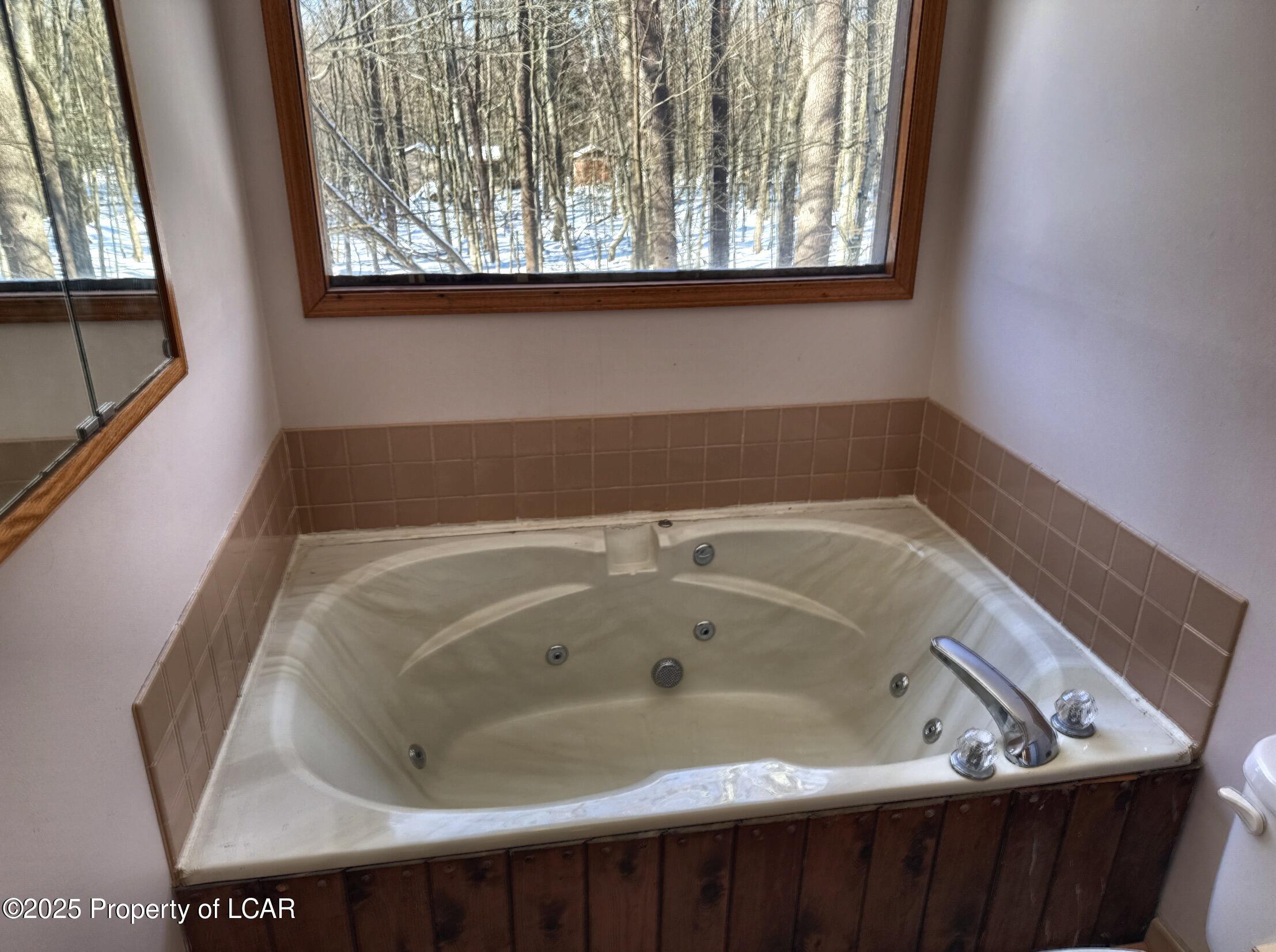 1008 W Ridge Drive, Gouldsboro, Pennsylvania image 30